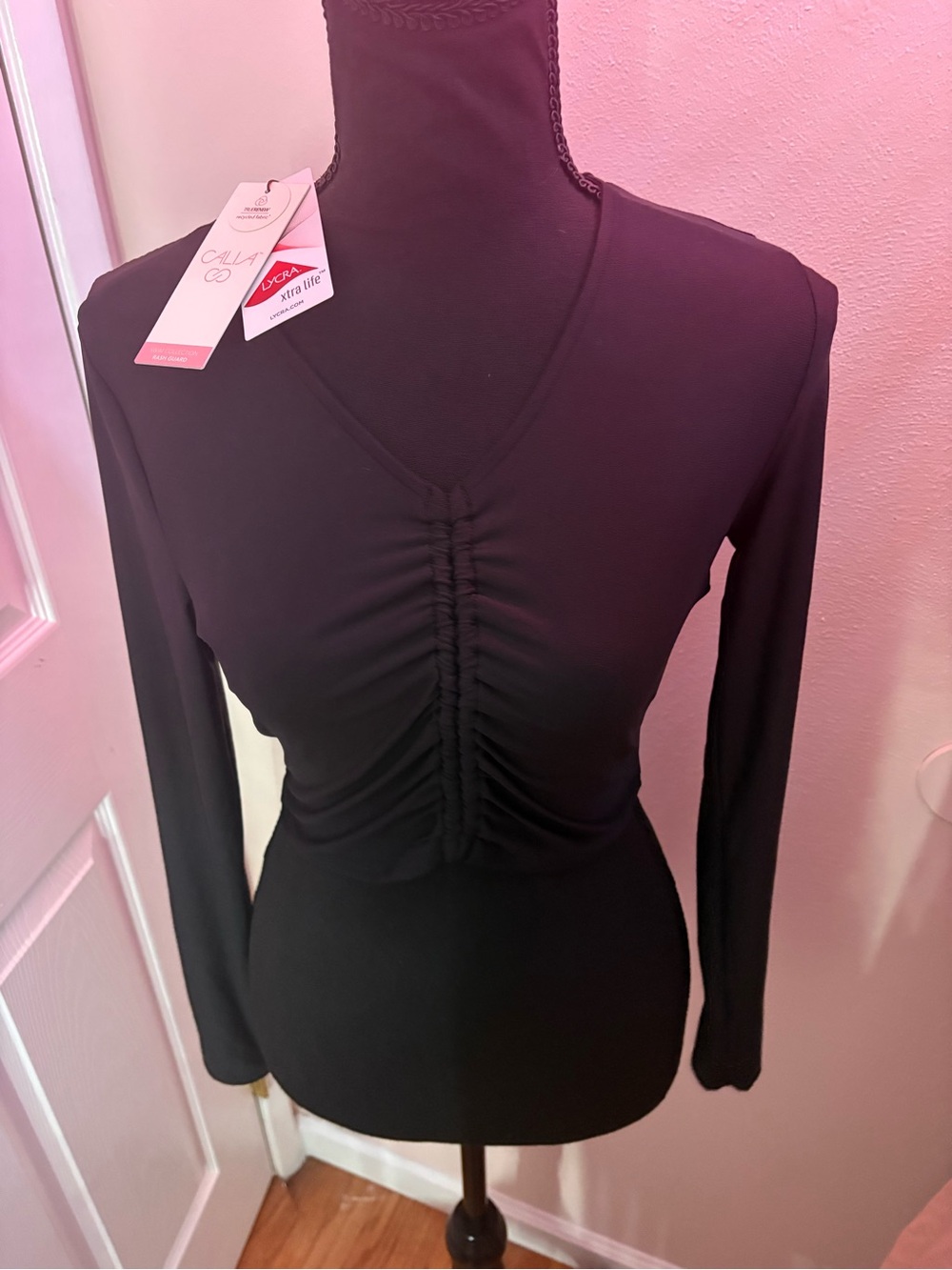 CALIA by Carrie Underwood Black Long-Sleeve Ruched V-Neck Swim Tee